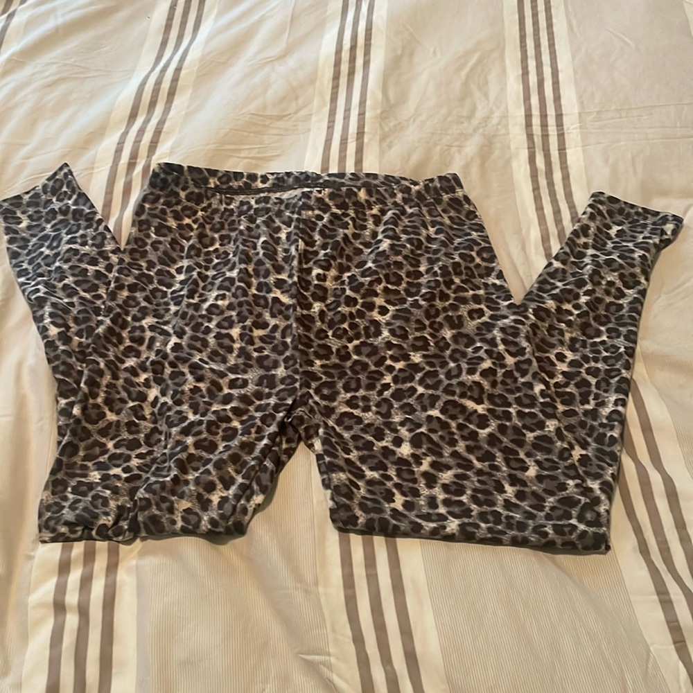 XL Color Alien Snow Leopard leggings